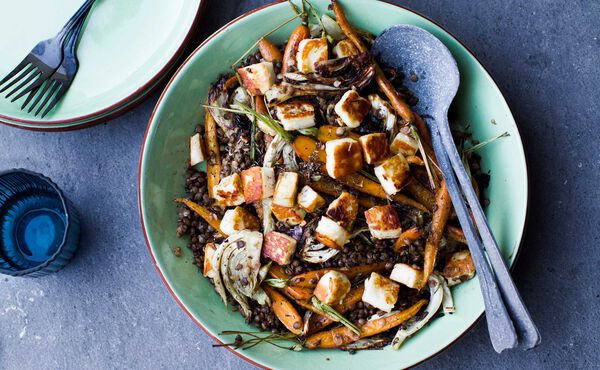 Ayurvedische Indiase groentesalade & auberginecurry