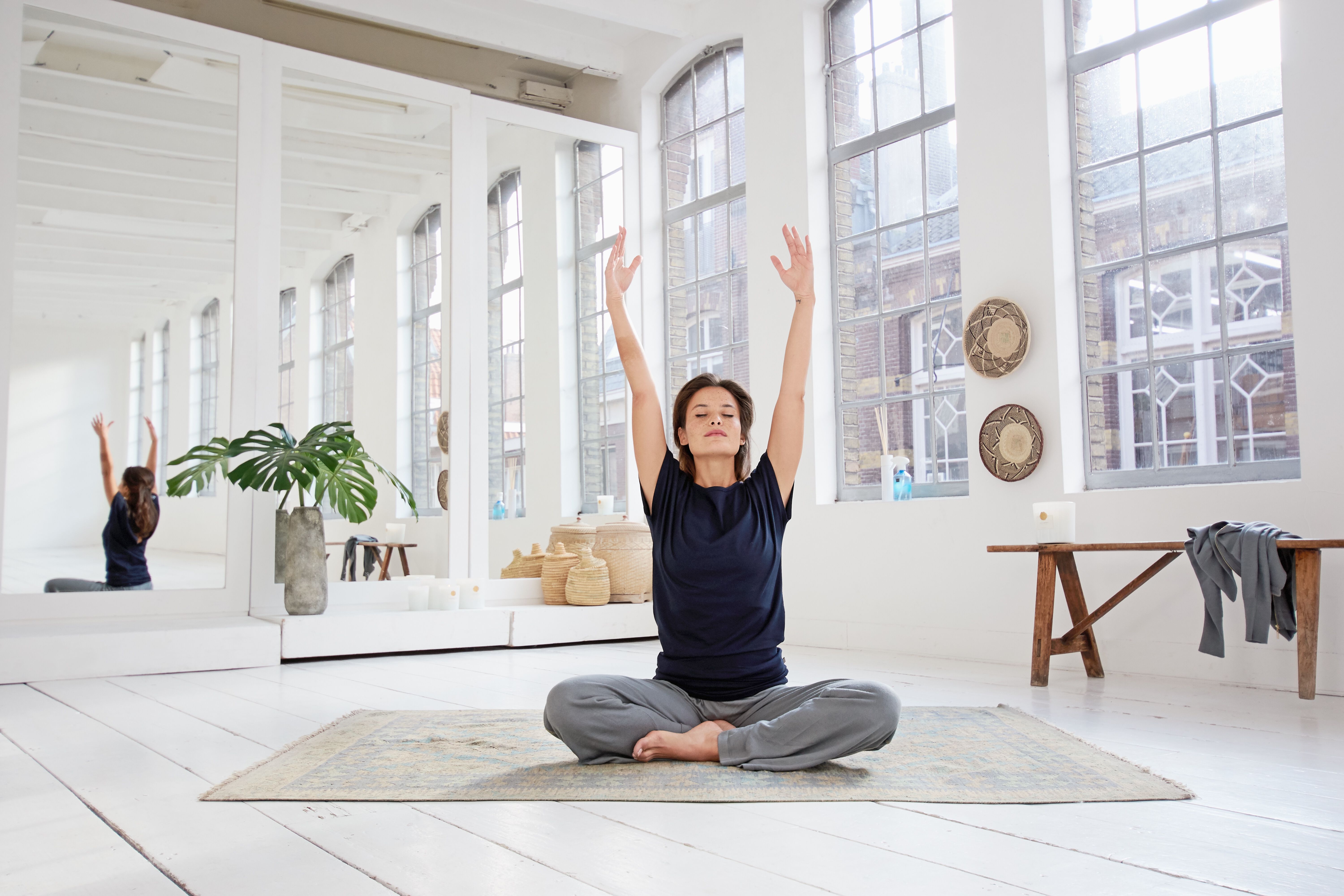 Clear your mind with morning yin Flow yoga