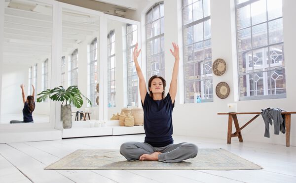 Clear your mind with morning yin Flow yoga