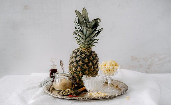 Questo “uovo di Pasqua” all’ananas è un dessert semplicemente sbalorditivo