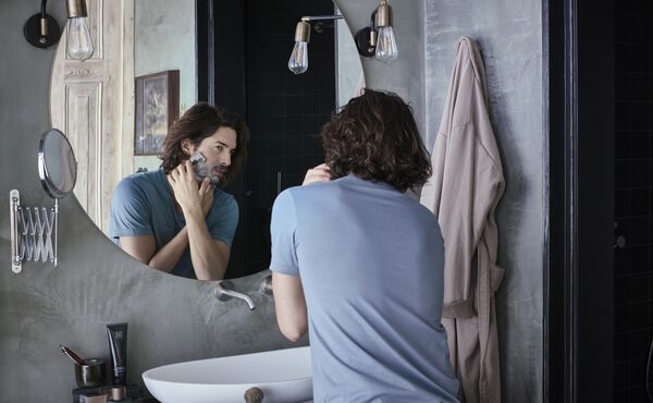 Cinq conseils indispensables sur la toilette pour tous les hommes