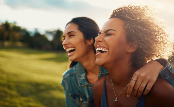 Qual a diferença entre alegria e felicidade e porque é que uma é melhor para o seu bem-estar