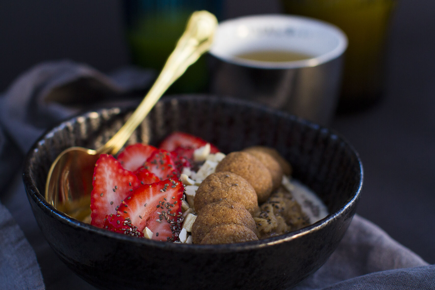 Breakfast bowl with oatmeal and strawberries