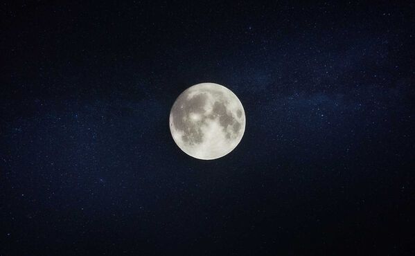 Mærk den spirituelle energi fra fuldmånen og nymånen
