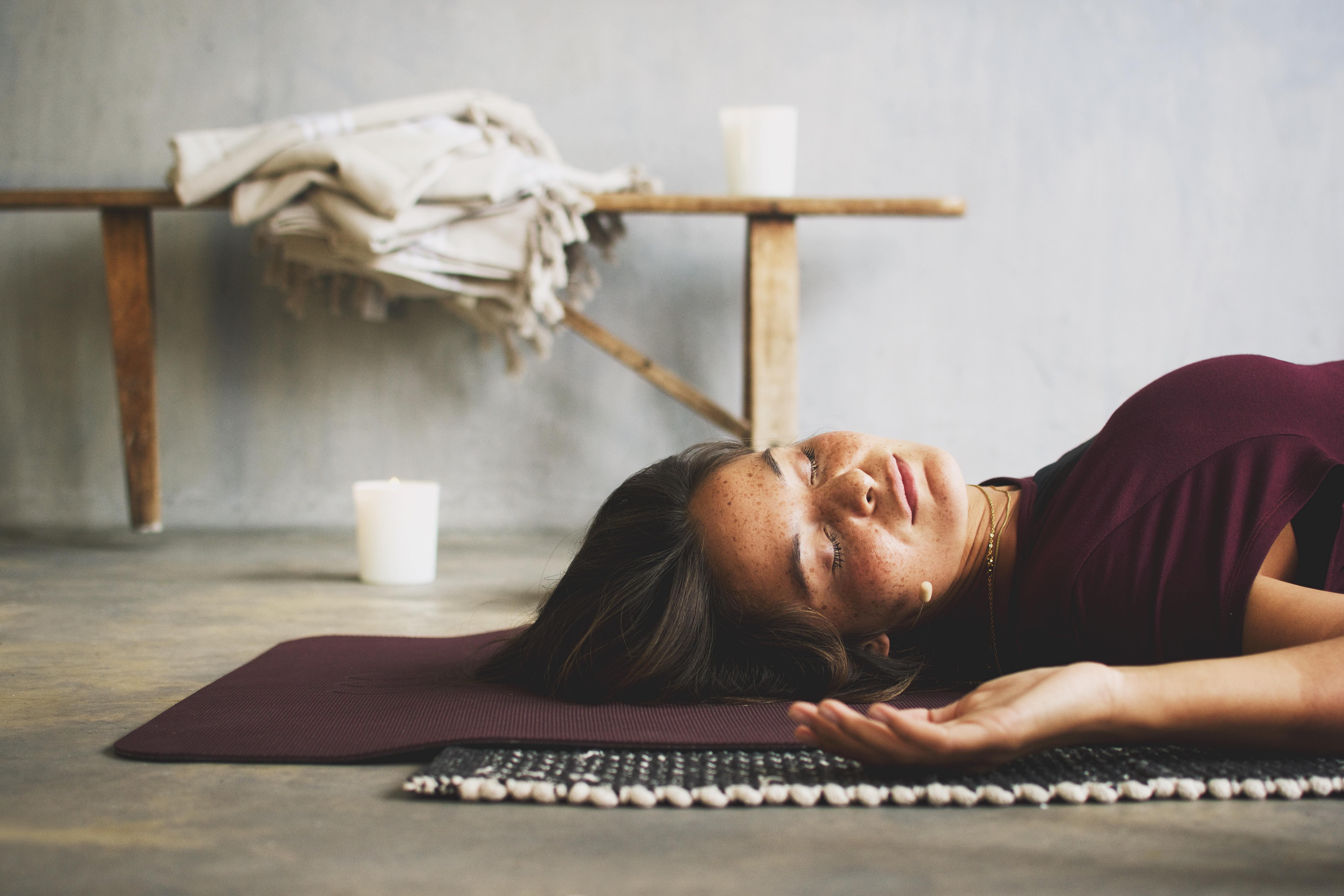 Uma sequ&ecirc;ncia de yoga refrescante para Pitta