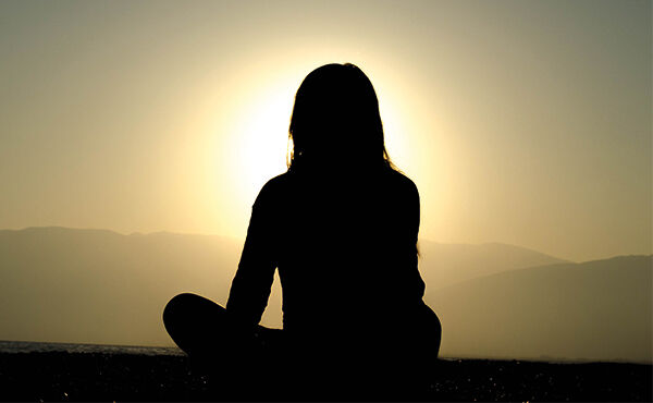 Meditação noturna orientada para um sono descansado