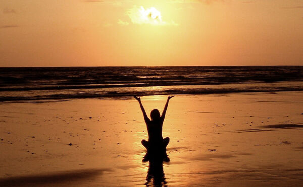 Apprenez à saluer le soleil, posture après posture