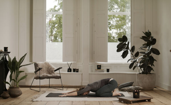 Vollmond-Yogaroutine für neue Balance in ruhelosen Nächten