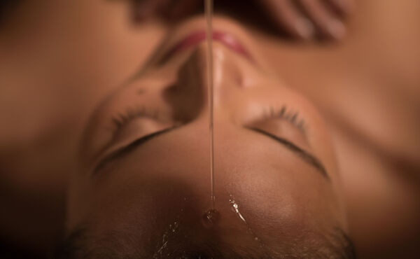Pourquoi intégrer l’auto-massage à sa routine de soins