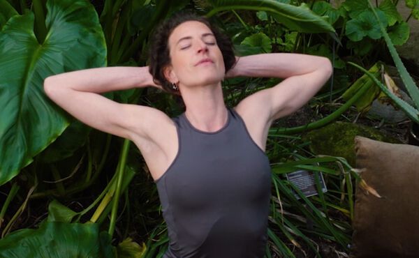 Eine hochintensive Yogaübung für mehr Energie