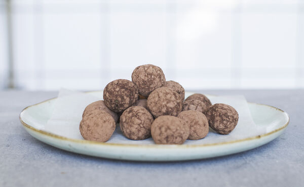Baobab superballs with raw cocoa and matcha