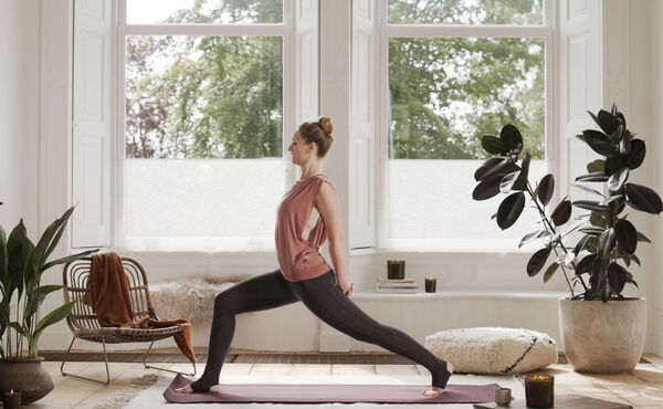 Yoga matutino para llenar tu día de energía positiva